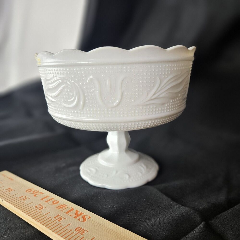 Vintage E O BRODY White Milk Glass M6000‎ Pedestal Bowl Cleveland O. Candy Fruit
